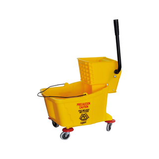 Cubeta con Exprimidor marca Sablón 32 L con Asa y Ruedas color Amarilla